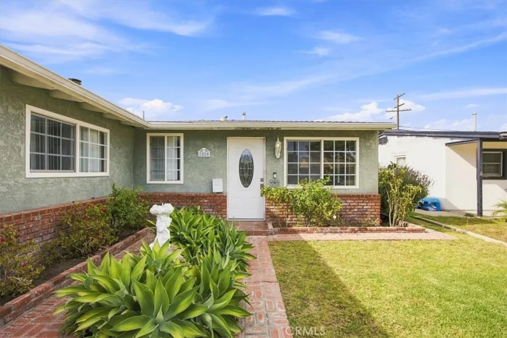 3829 W 144th Hawthorne, CA 90250