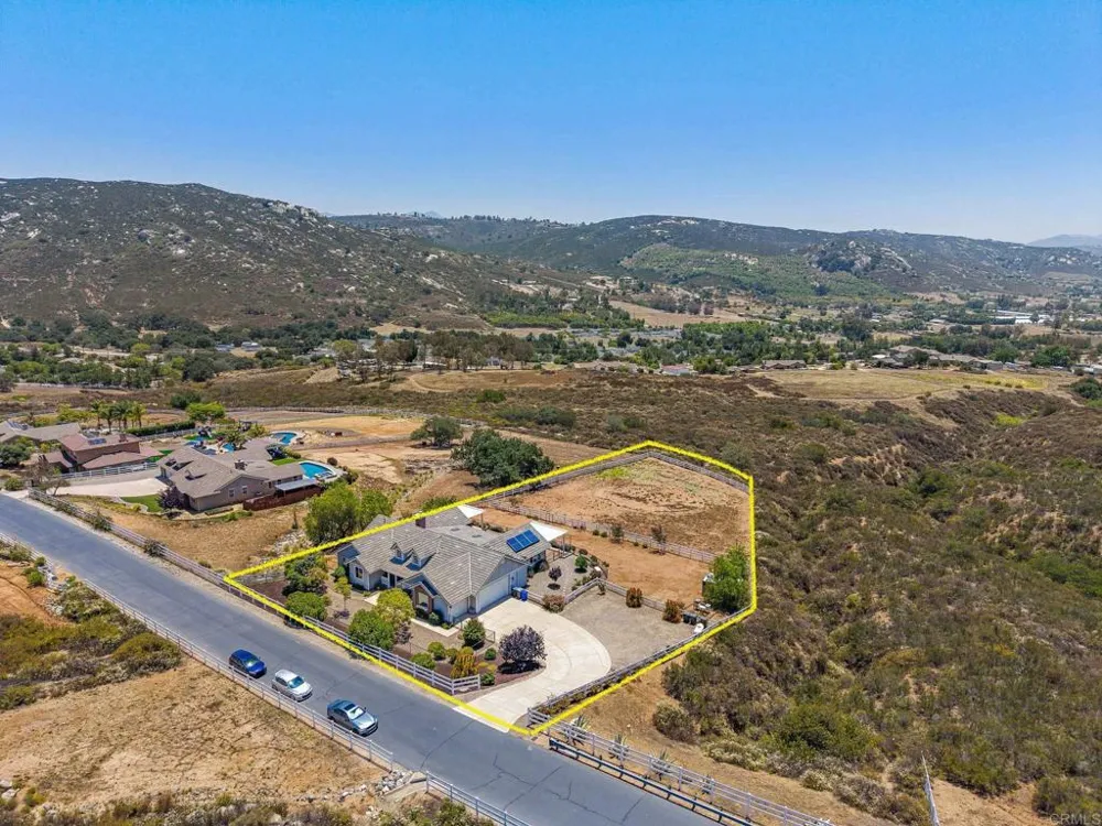 23029 Stokes Road Ramona, CA 92065