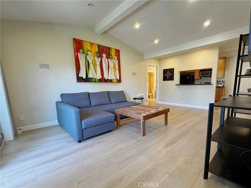 1345 Cabrillo Park #E10 Santa Ana, CA 92701