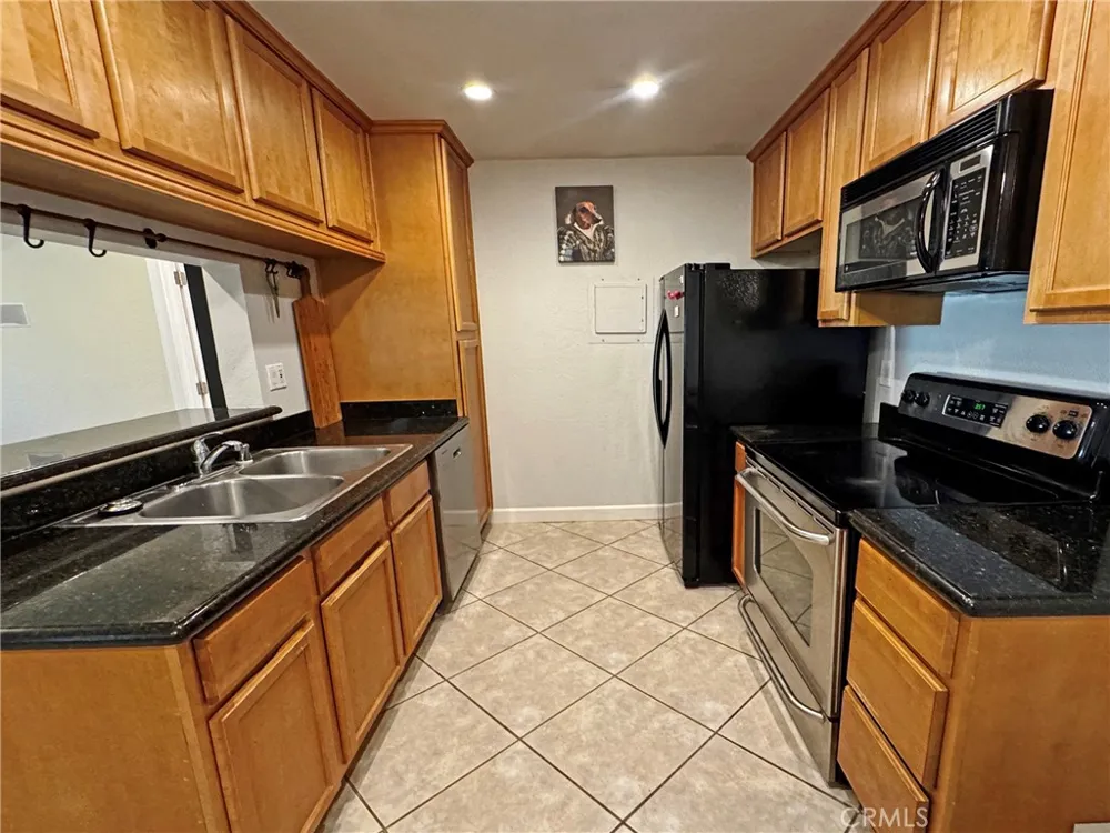 1345 Cabrillo Park #E10 Santa Ana, CA 92701