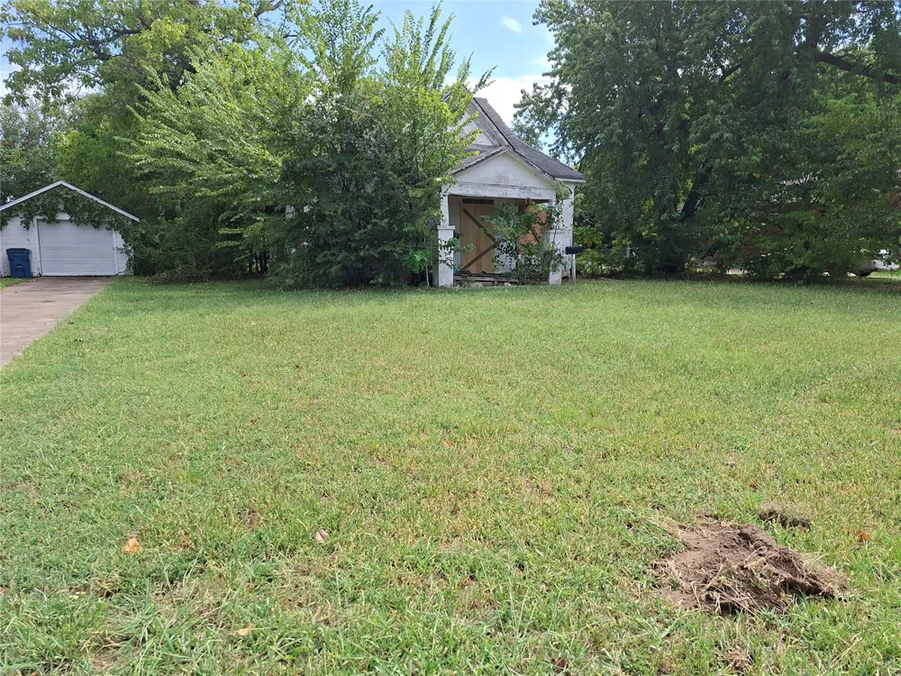 1109 E Broadway Cushing, OK 74023