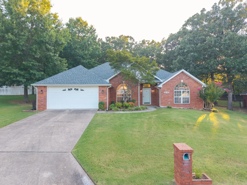 9804 Broadwell Fort Smith, AR 72908