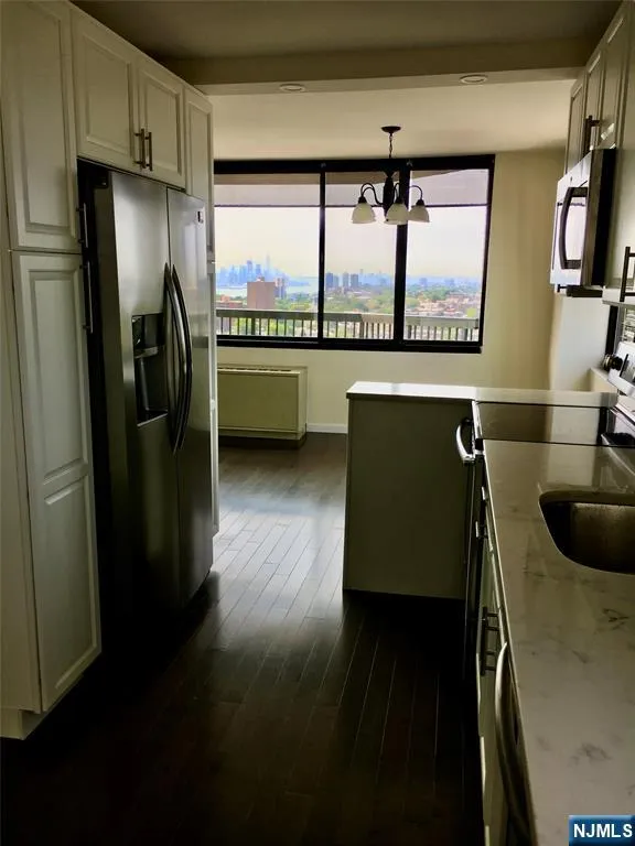 770 Anderson Avenue 22D Cliffside Park, NJ 07010