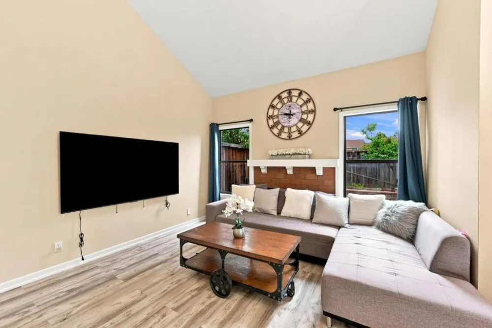 126 Mediterranean Avenue Hayward, CA 94544