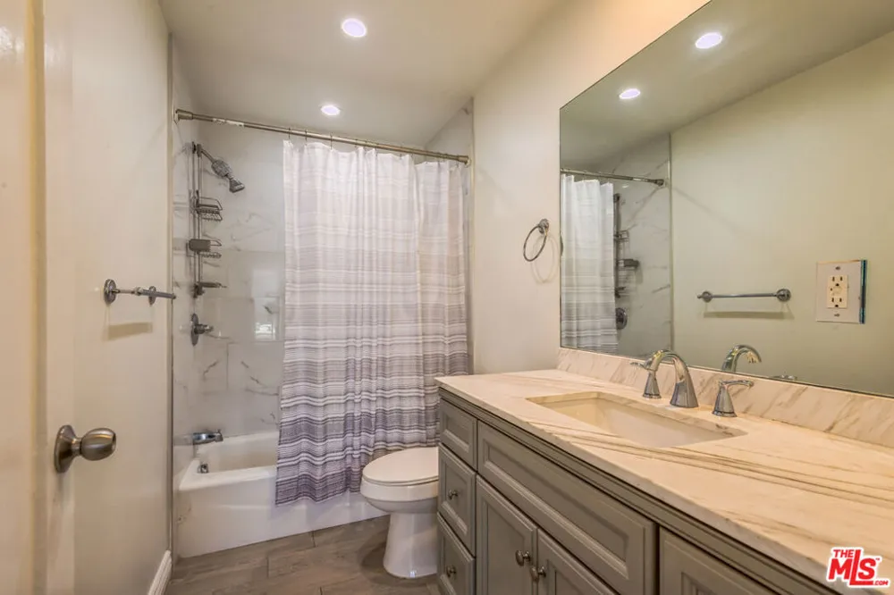 254 5th Avenue Venice, CA 90291