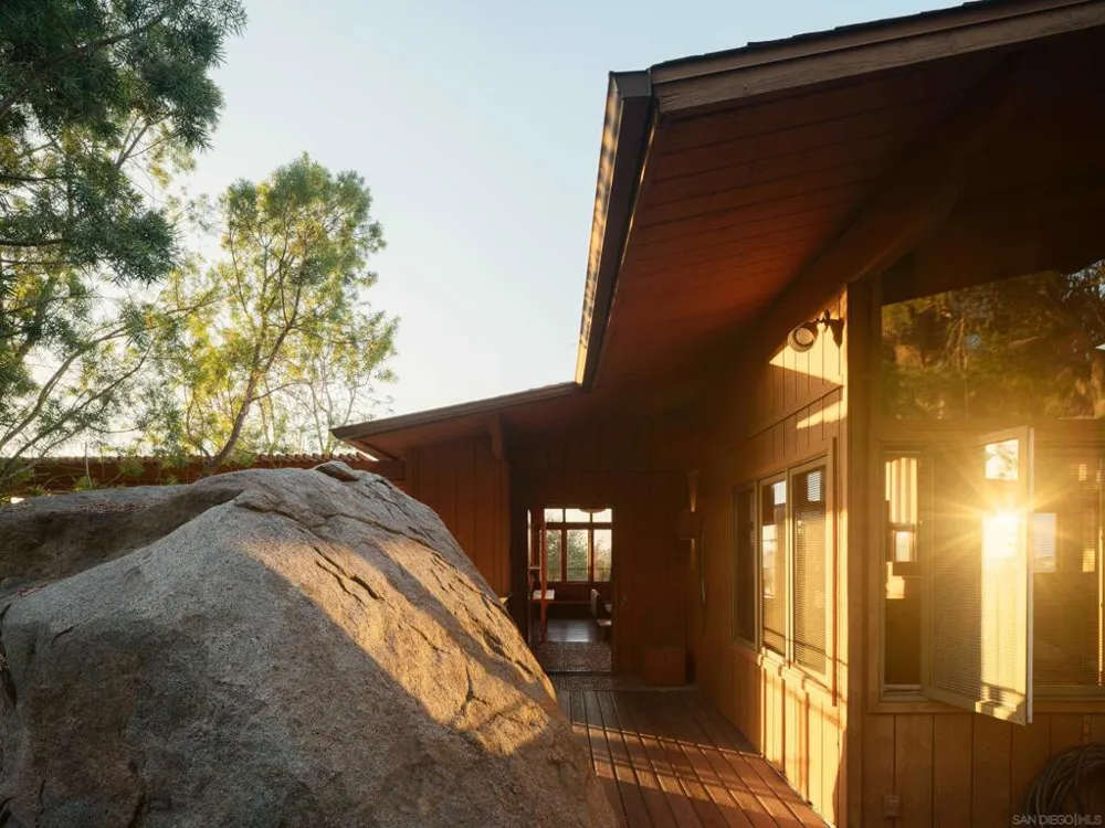 16208 Orchard Bend Poway, CA 92064