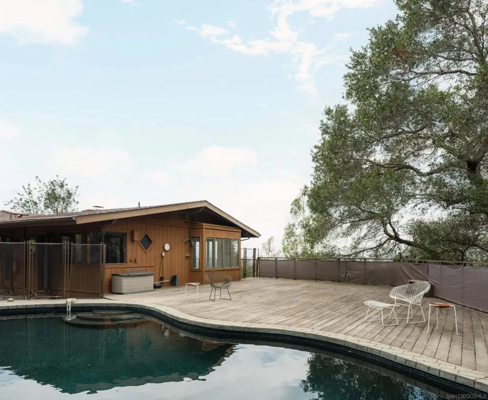 16208 Orchard Bend Poway, CA 92064