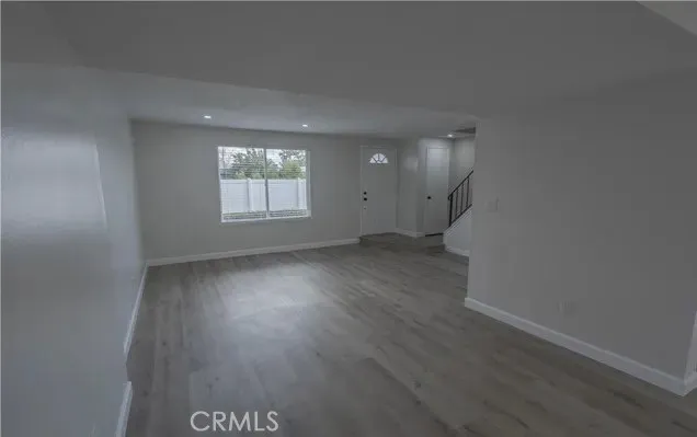24219 La Glorita Newhall, CA 91321
