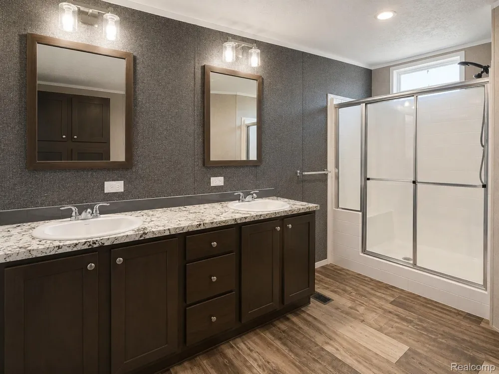 170 Newbury Adrian City, MI 49221
