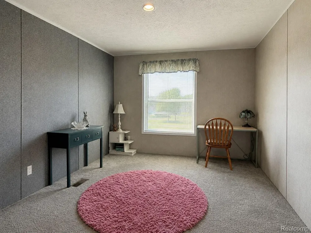 170 Newbury Adrian City, MI 49221
