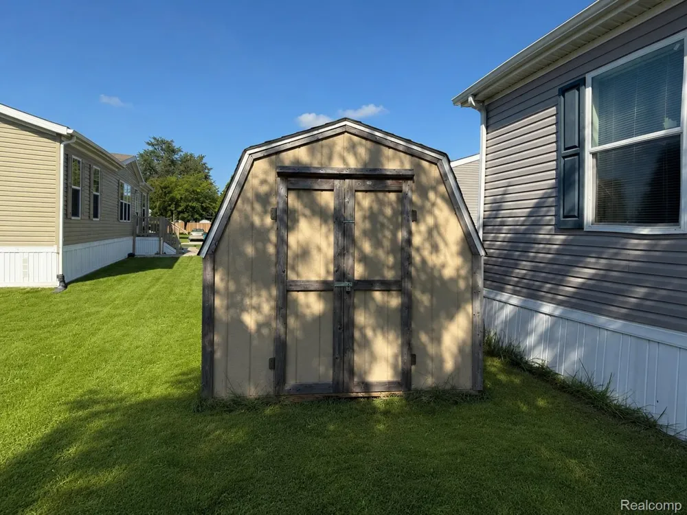 170 Newbury Adrian City, MI 49221
