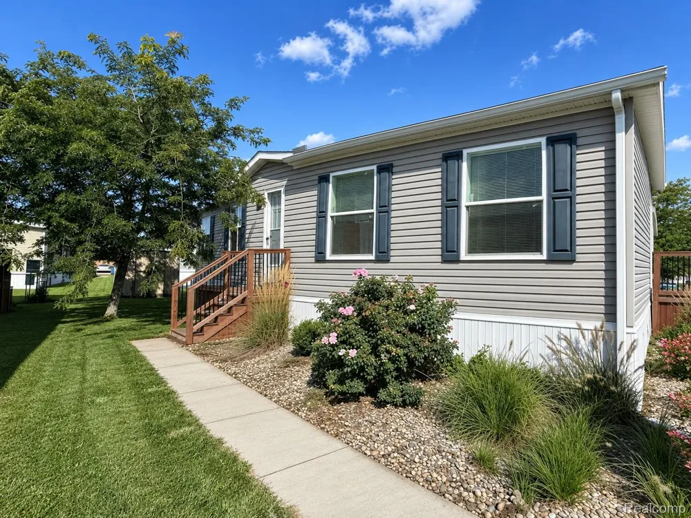 170 Newbury Adrian City, MI 49221