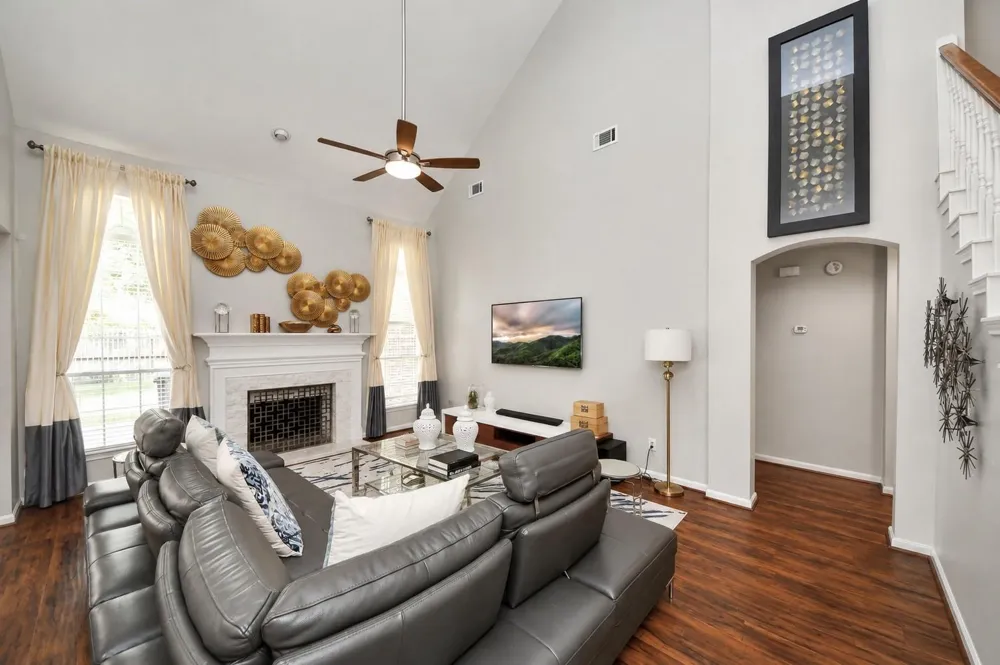 1123 Glendale Drive Sugar Land, TX 77479
