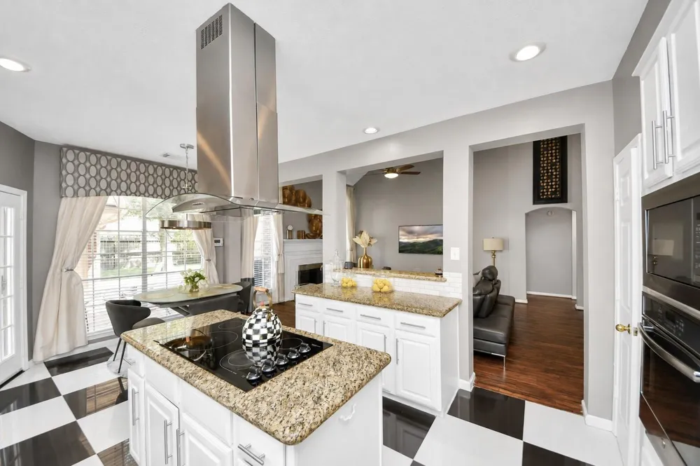 1123 Glendale Drive Sugar Land, TX 77479