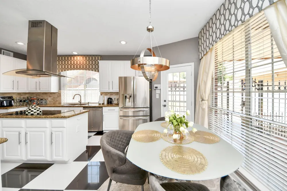 1123 Glendale Drive Sugar Land, TX 77479