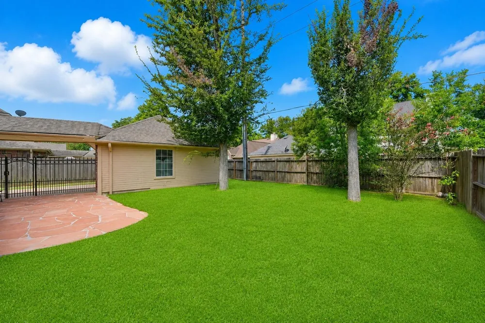 1123 Glendale Drive Sugar Land, TX 77479