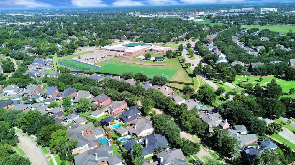 1123 Glendale Drive Sugar Land, TX 77479
