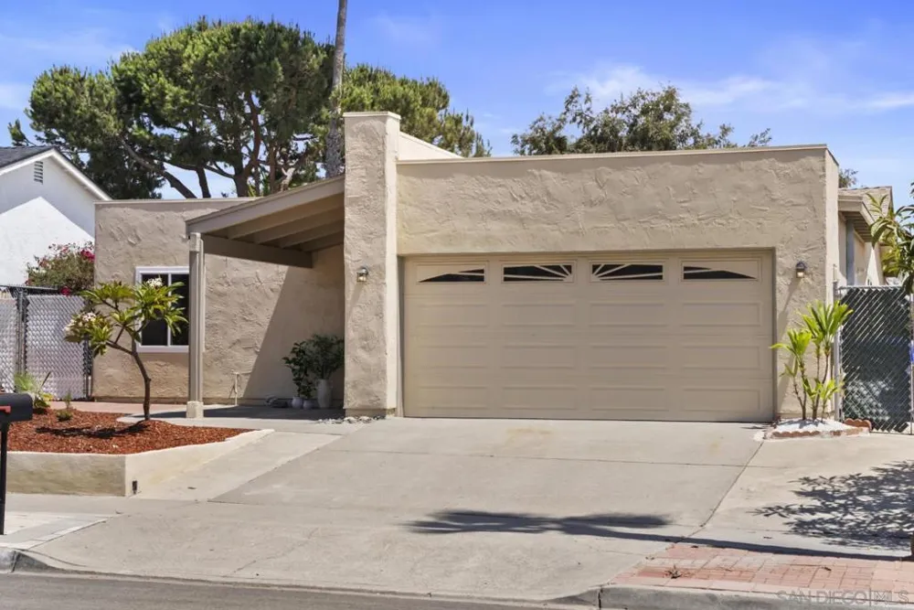 4105 Alana Cir Oceanside, CA 92056