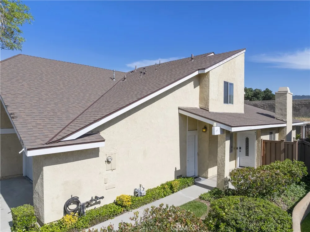 16722 Shinedale Drive Canyon Country, CA 91387