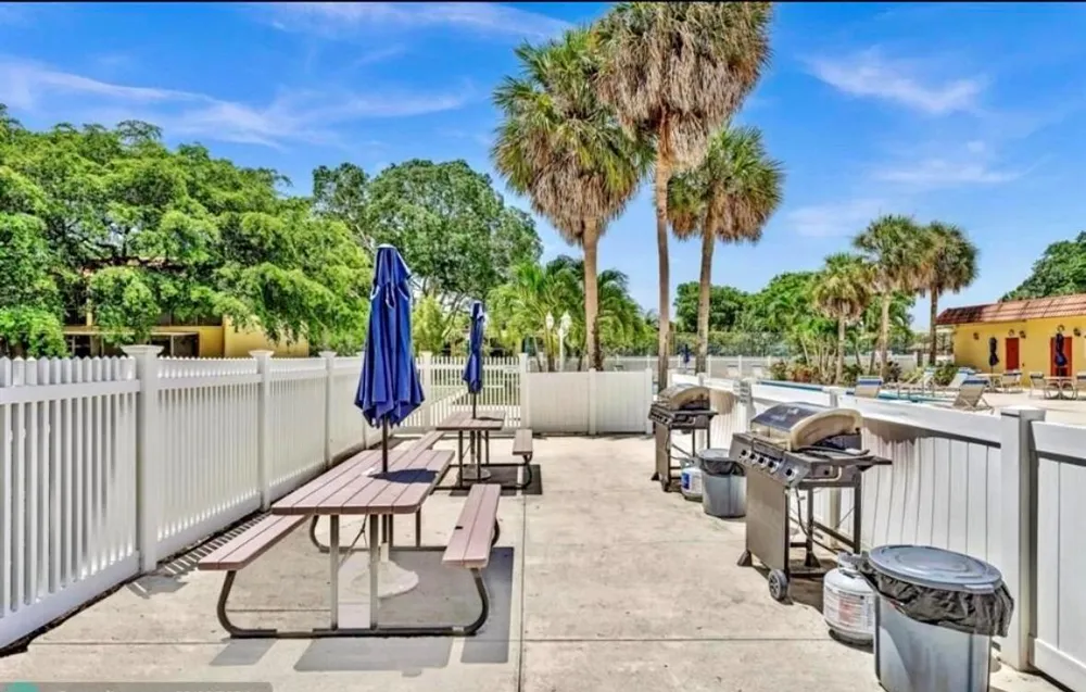 830 SW 9th Street Circle #APT 201 Boca Raton, FL 33486
