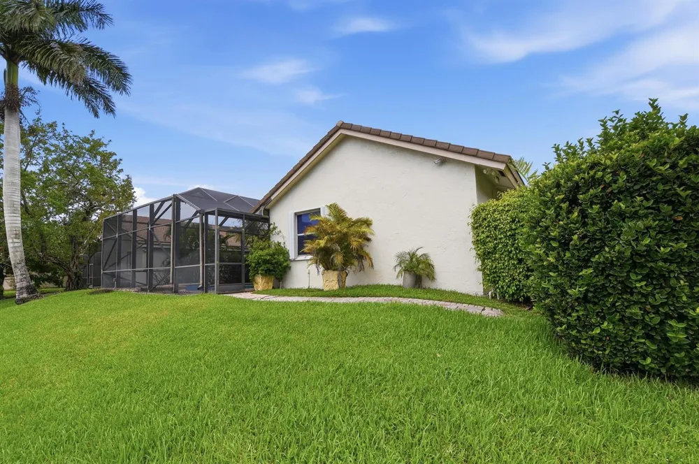 2644 MILLER COURT Weston, FL 33332