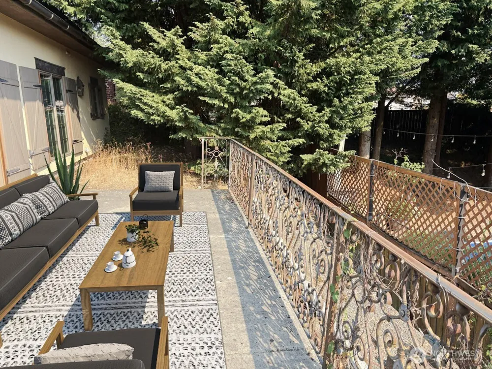 3307 NE 7th Street Renton, WA 98056