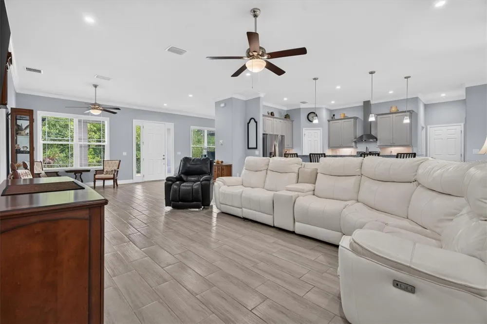 18602 REYNOLDS PARKWAY Orlando, FL 32833
