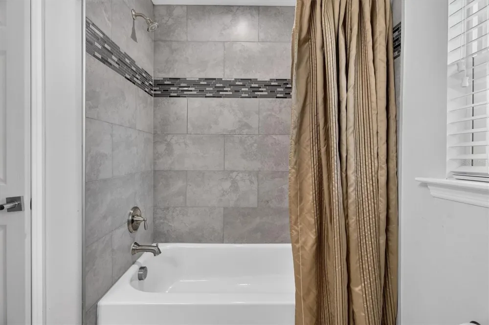 18602 REYNOLDS PARKWAY Orlando, FL 32833