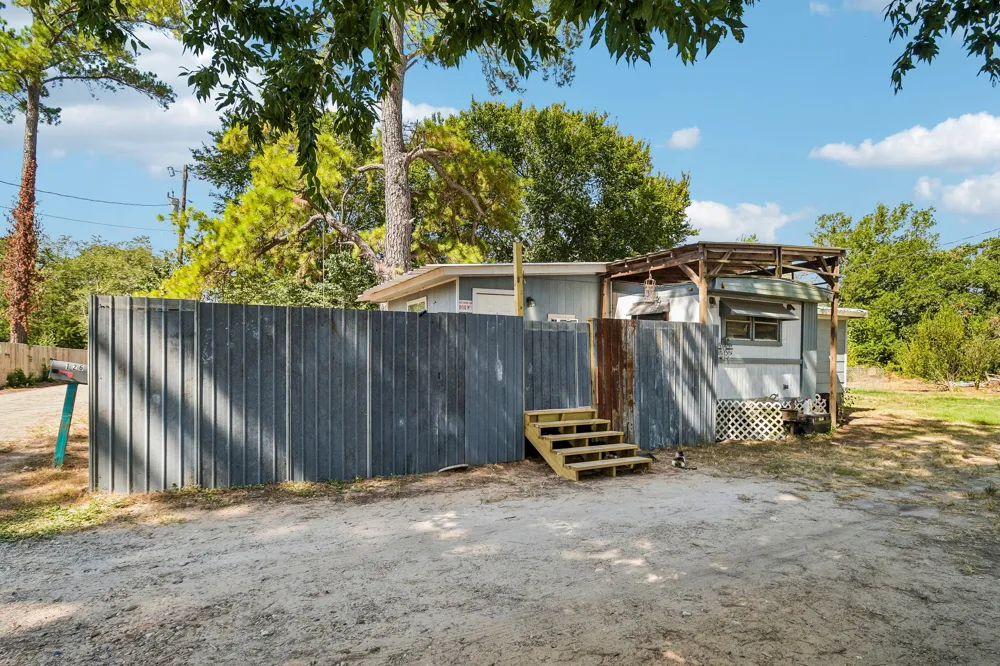 126 Market Street Bastrop, TX 78602