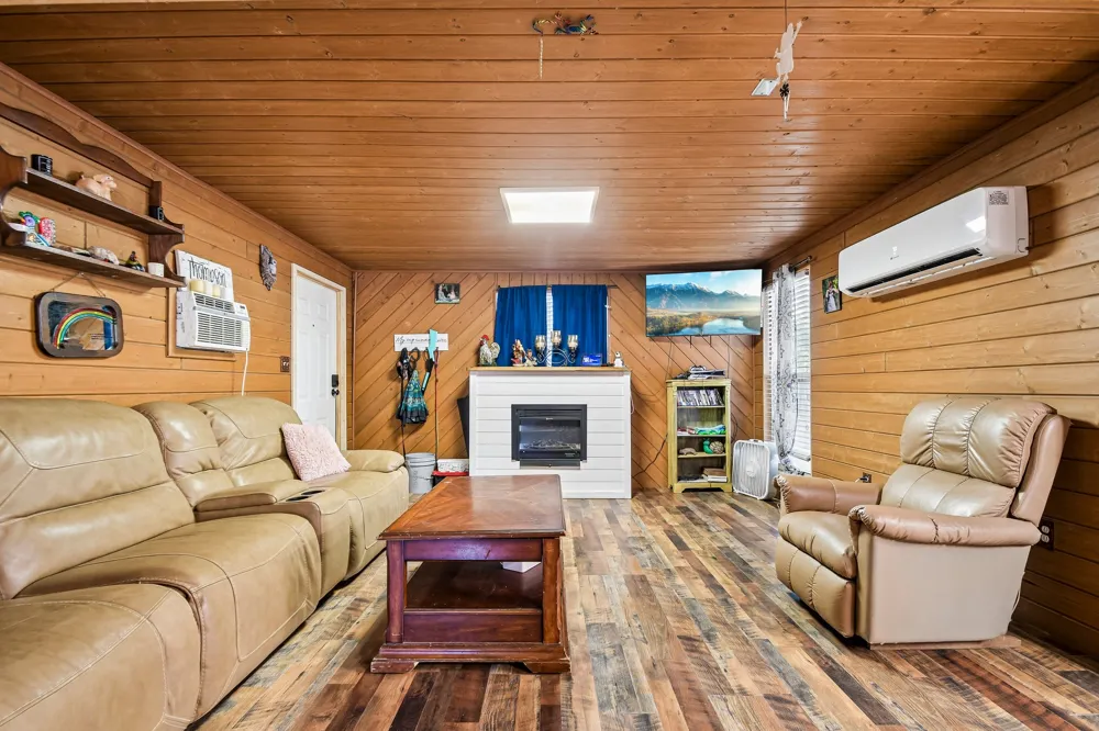 126 Market Street Bastrop, TX 78602