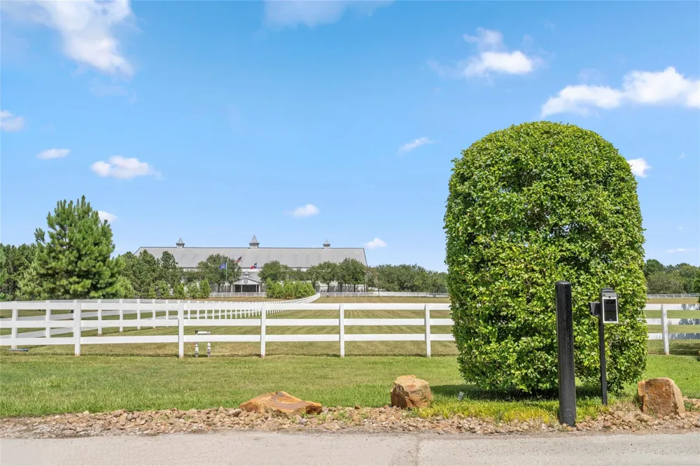 1702 Spring Branch Road Montgomery, TX 77316