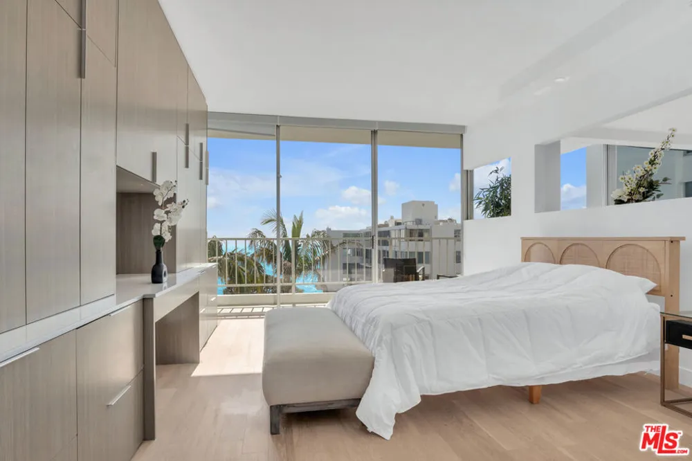 17350 W Sunset Boulevard #303 Los Angeles, CA 90272
