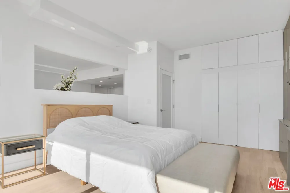 17350 W Sunset Boulevard #303 Los Angeles, CA 90272
