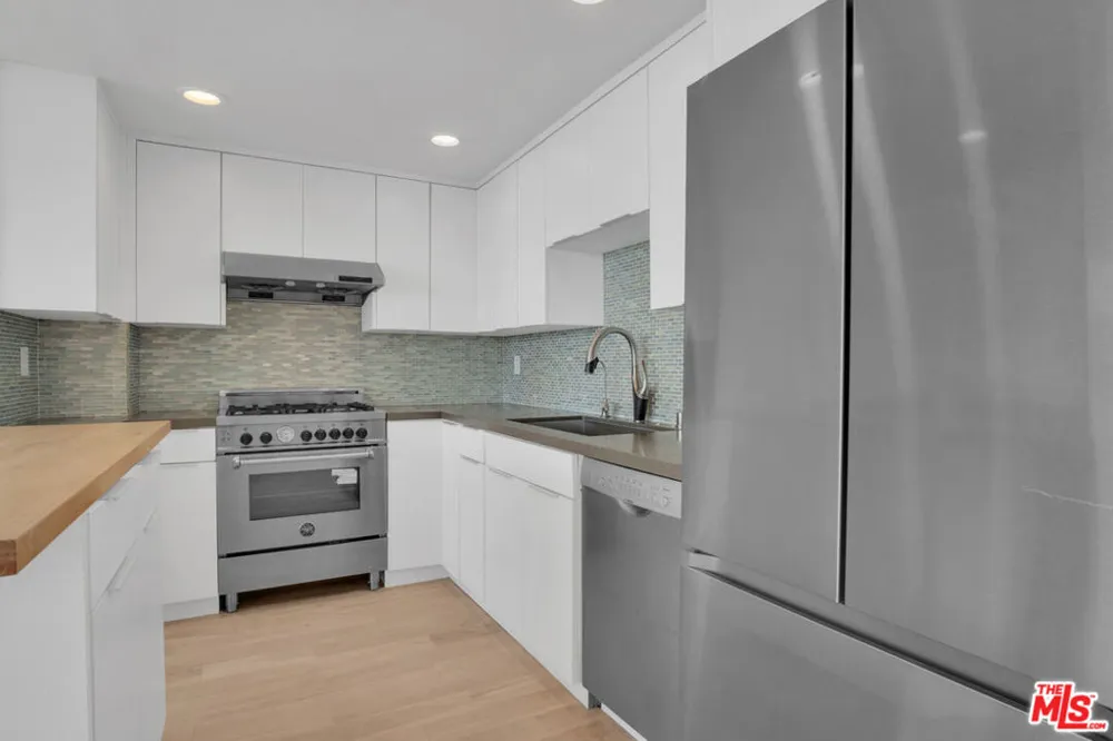 17350 W Sunset Boulevard #303 Los Angeles, CA 90272