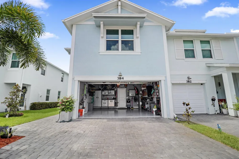 384 SE Sea Hunt Way Stuart, FL 34994
