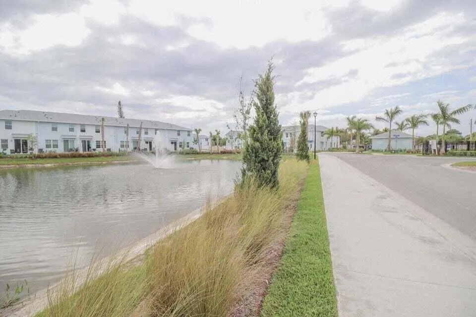 384 SE Sea Hunt Way Stuart, FL 34994