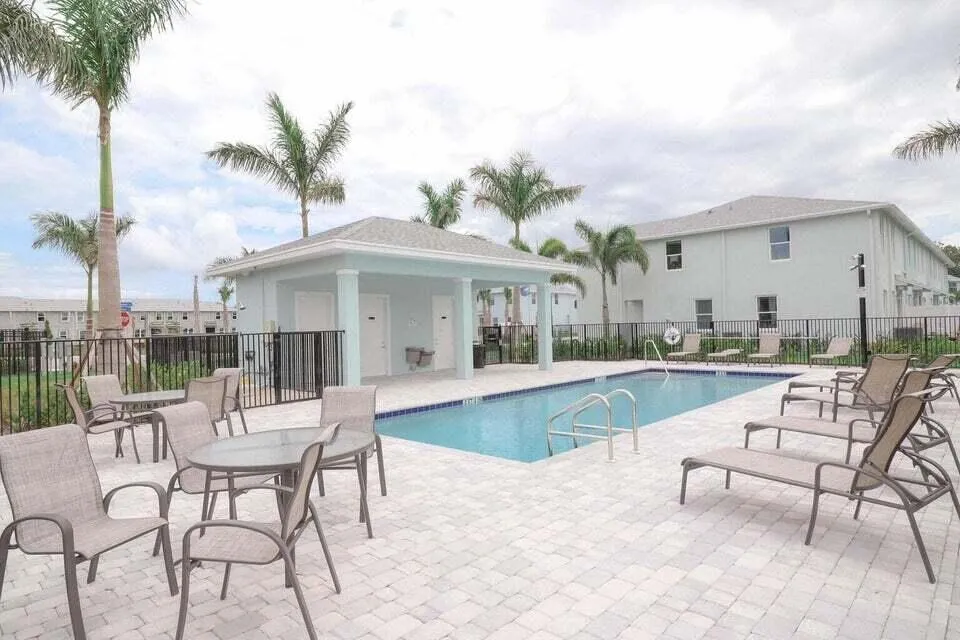 384 SE Sea Hunt Way Stuart, FL 34994