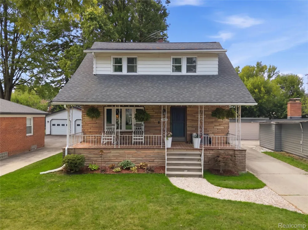 665 Harrington Street Mt Clemens City, MI 48043