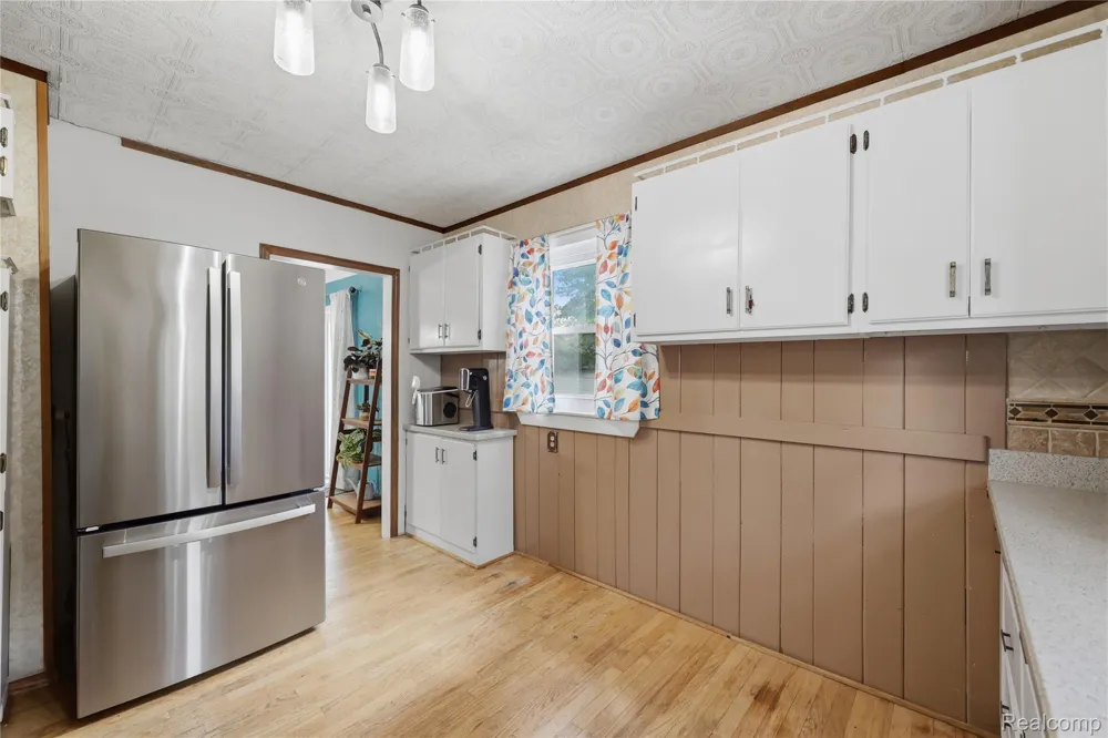 665 Harrington Street Mt Clemens City, MI 48043