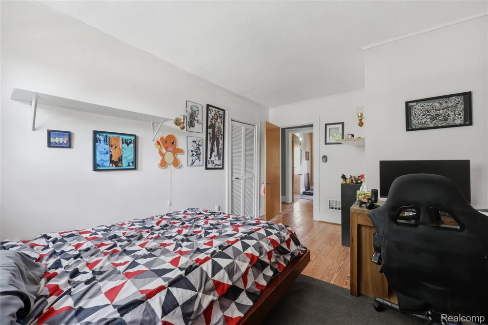 665 Harrington Street Mt Clemens City, MI 48043