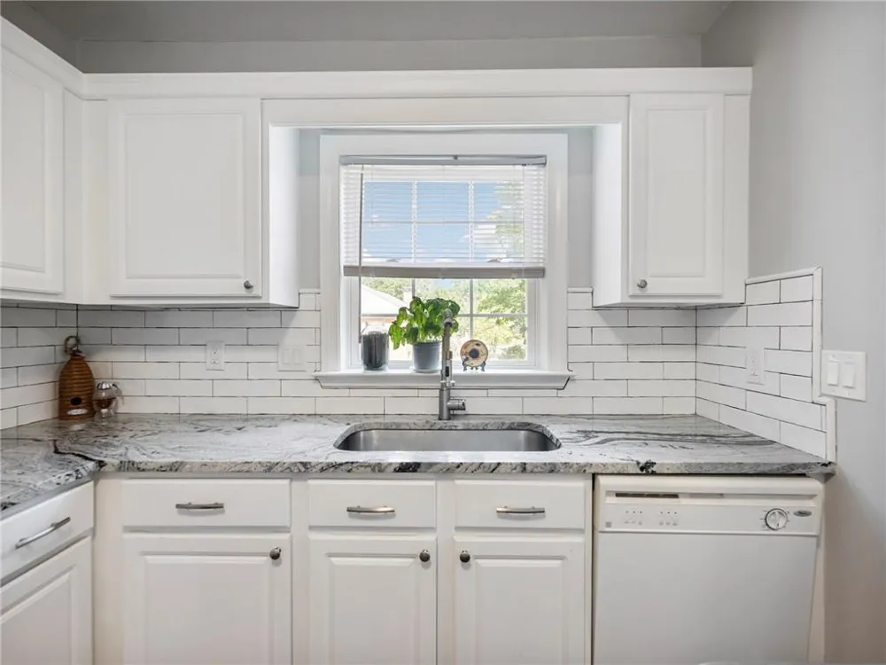 81 Mount Vernon Circle Sandy Springs, GA 30338