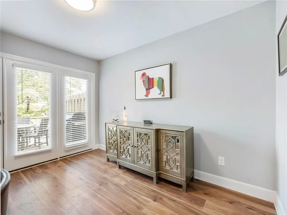 81 Mount Vernon Circle Sandy Springs, GA 30338