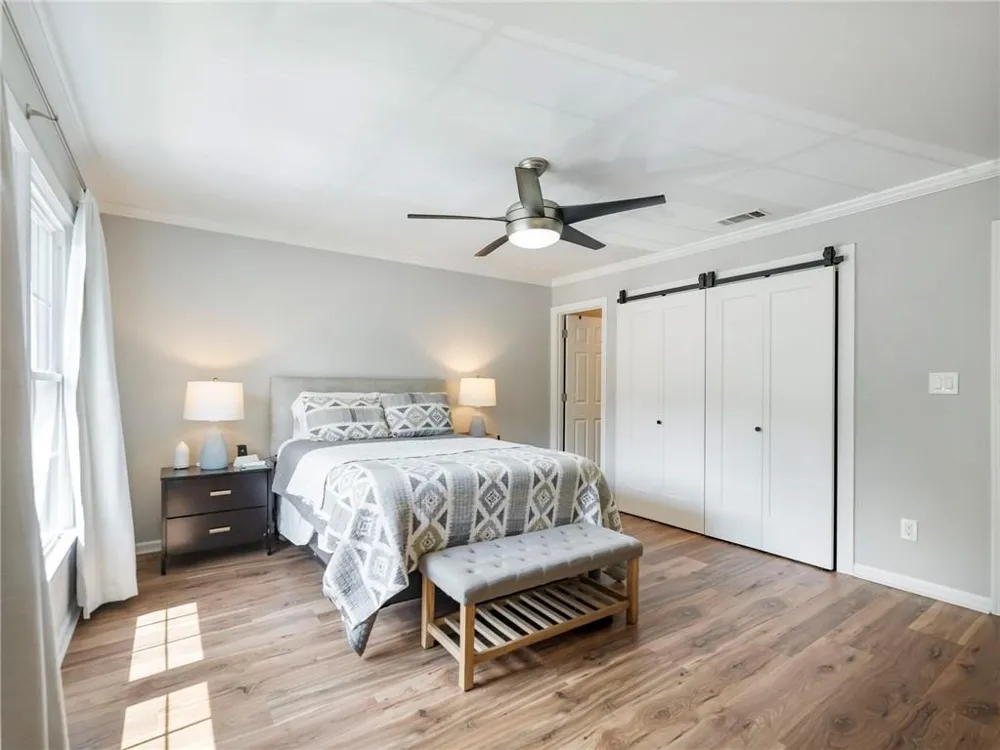 81 Mount Vernon Circle Sandy Springs, GA 30338