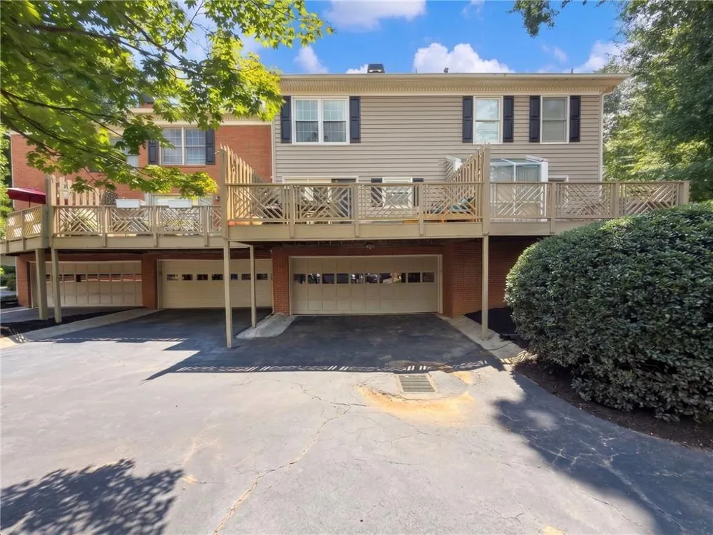 81 Mount Vernon Circle Sandy Springs, GA 30338