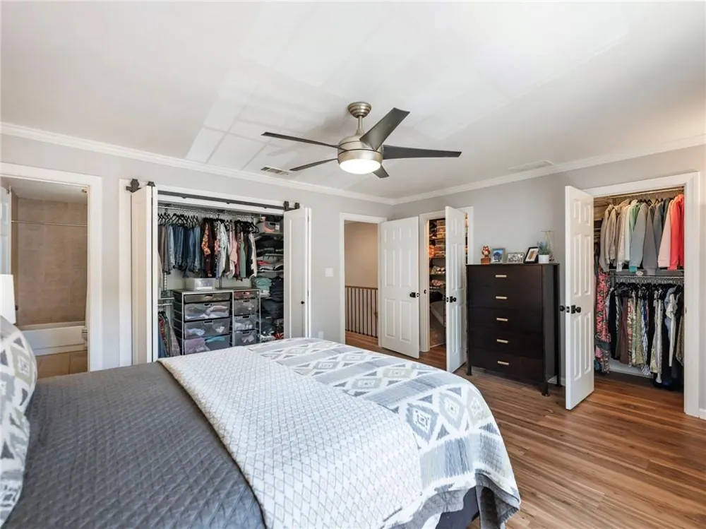 81 Mount Vernon Circle Sandy Springs, GA 30338