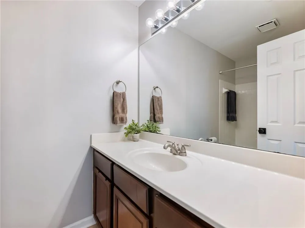 81 Mount Vernon Circle Sandy Springs, GA 30338