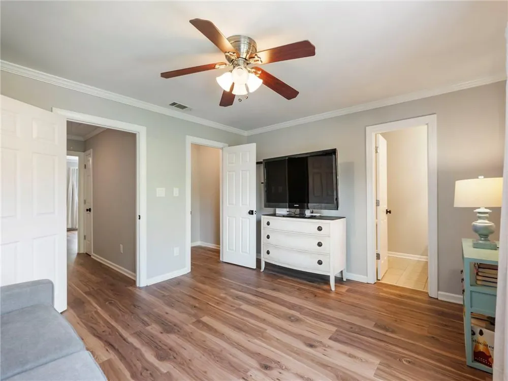 81 Mount Vernon Circle Sandy Springs, GA 30338