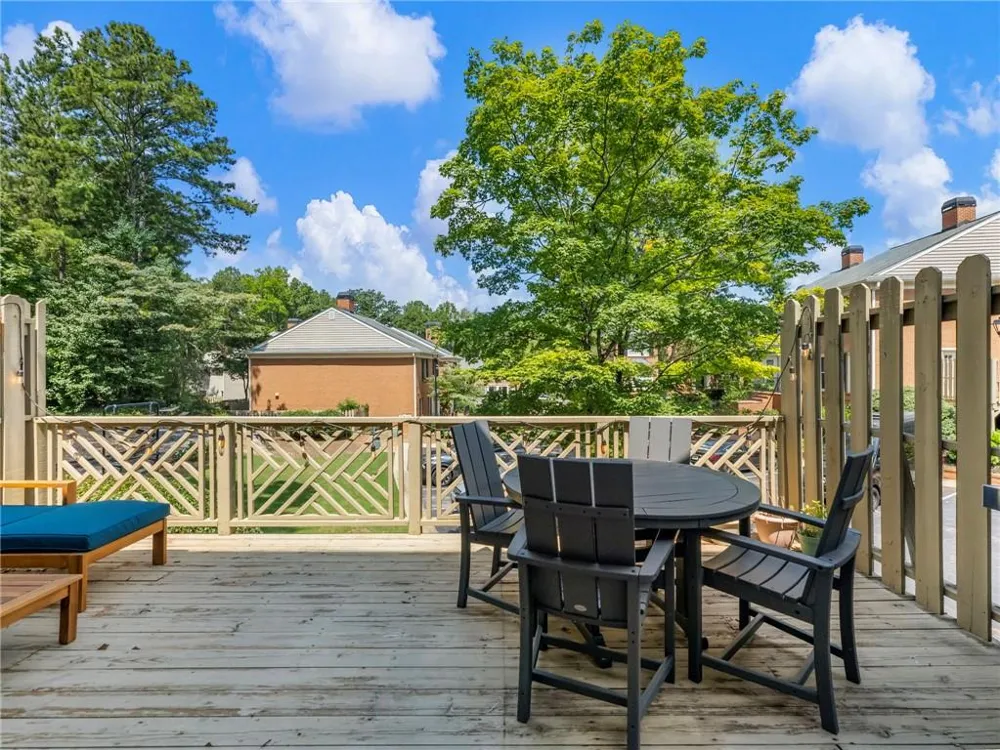 81 Mount Vernon Circle Sandy Springs, GA 30338