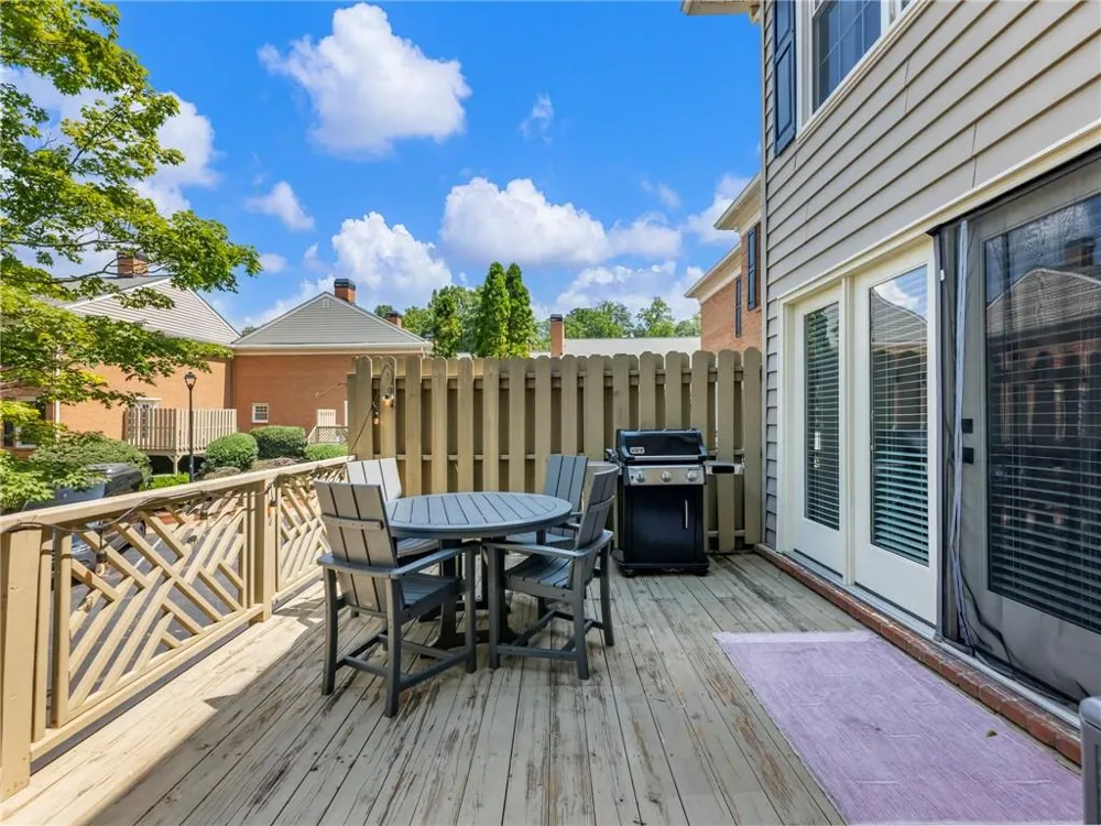 81 Mount Vernon Circle Sandy Springs, GA 30338