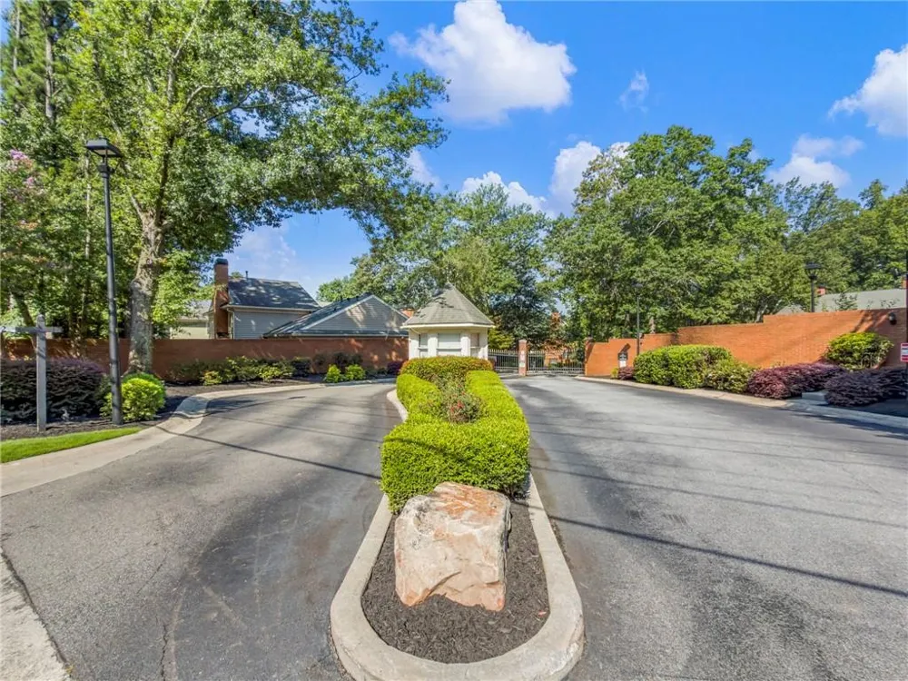 81 Mount Vernon Circle Sandy Springs, GA 30338